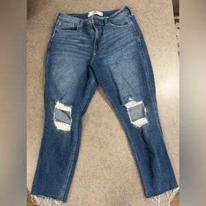 Hollister Curvy High-Rise Mom Jean